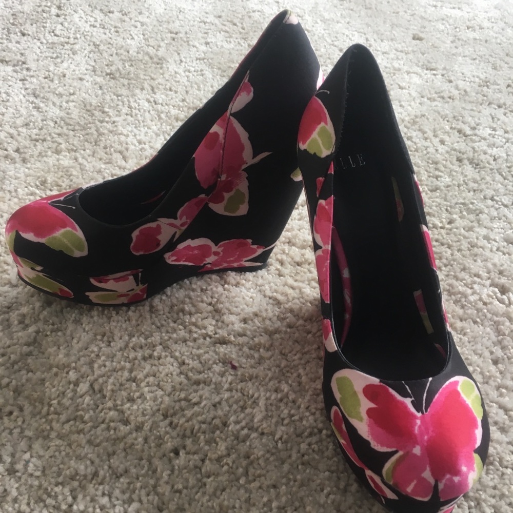 Elle Heels